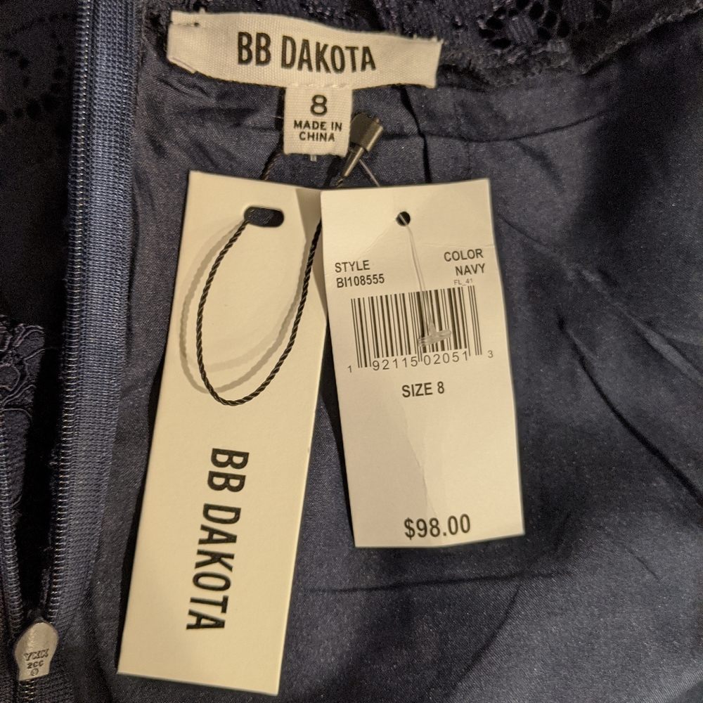 BB Dakota Janelle V neck navy lace dress - Picture 10 of 10